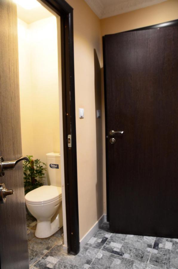 Anna'S Guesthouse Riga Bagian luar foto