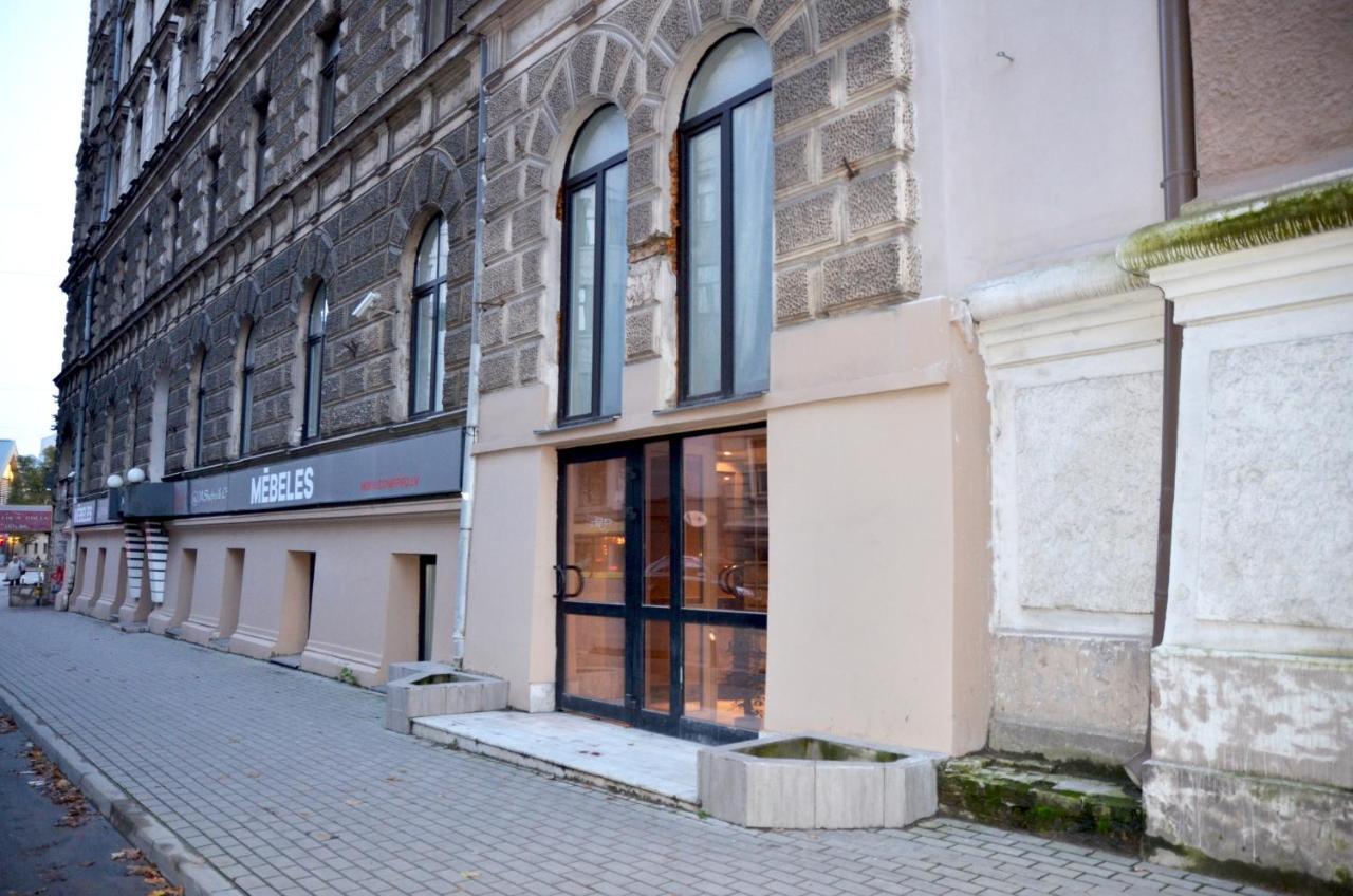 Anna'S Guesthouse Riga Bagian luar foto