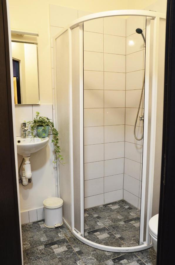 Anna'S Guesthouse Riga Bagian luar foto