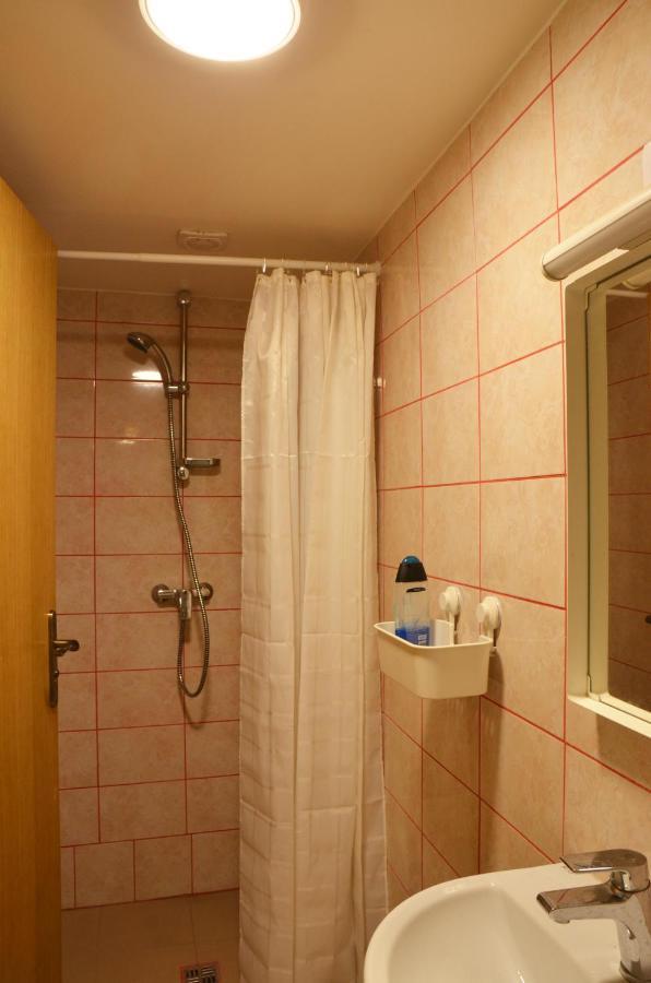 Anna'S Guesthouse Riga Bagian luar foto